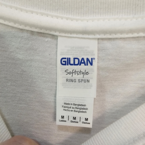 NWOT Gildan White Dolly Parton Graphic Women's T-Shirt Medium - Picture 2 of 4